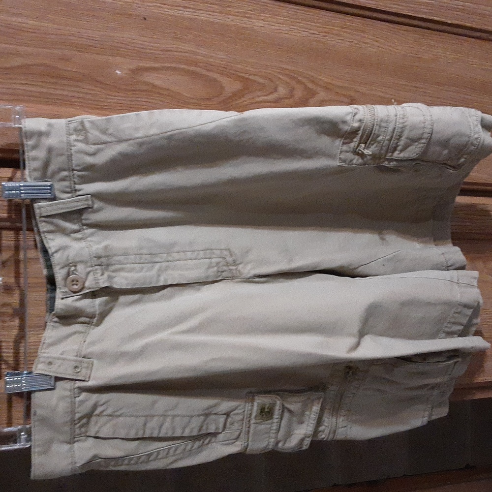 Izod men's shorts kaki size 32